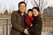 Wang Quanzhang im Februar 2015 mit seiner Familie in Shandong. (Bild: Wang Quanxiu/AP)