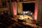 Impression der ersten Chornacht von 2018: Es traten 31 Chöre an 9 Standorten in der Stadt Zug auf. (Bild: Roger Zbinden (Zug, 15. September 2018))