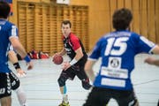 Mark Schelbert (am Ball) will es in der Nationalliga B mit Emmen nochmals wissen. Bild: Nadia Schärli (Emmen, 26. Januar 2019)