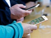 Schmerzhafte Panne bei Apple: Über den Telefoniedienst Facetime im iPhone konnten andere Nutzer belauscht werden. (Bild: KEYSTONE/AP/JEFF CHIU)
