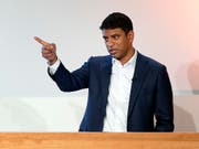 Novartis-Chef Vas Narasimhan kann mehr Umsatz und Gewinn des Pharmakonzerns im vergangenen Jahr verkünden. (Bild: KEYSTONE/GEORGIOS KEFALAS)