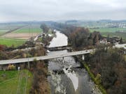 Das Hochwasserschutzprojekt betrifft einen 3,7 Kilometer langen Thurabschnitt oberhalb der Rothenhauser Brücke; im Hintergrund links ist die umstrittene Exerzierwiese zu sehen. (Bild: Reto Martin)