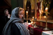 Die gottesfürchtige Witwe hat ihren Mann verloren, bevor sie Zwingli trifft.