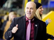 Daumen hoch bei Ajoies Trainer Gary Sheehan: Nach dem 5:2-Heimsieg gegen Visp grüsst Ajoie in der Swiss League von der Tabellenspitze (Bild: KEYSTONE/JEAN-CHRISTOPHE BOTT)