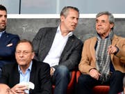 Heinz Spross (ganz rechts) hat sich bei den Grasshoppers zurückgezogen (Bild: KEYSTONE/WALTER BIERI)
