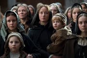 Die Kamera ruht oft auf dem Gesicht von Sarah Sophia Meyer. (Bilder: PD)