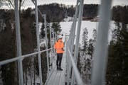 Die Hängebrücke ist nur einen Meter breit. (Bild Benjamin Manser, 30. Januar 2019)