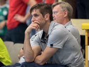 Pfadis Trainer Adrian Brüngger ist an mehreren Fronten gefordert (Bild: KEYSTONE/PETER SCHNEIDER)