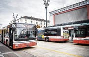 Stadtbusse am Frauenfelder Bahnhof. (Bild: Andrea Stalder)