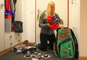 Das Reisen ist des Sportlers Lust: Julie Zogg ist, wie Jonas Lenherr, bereits in den USA. (Bild: Robert Kucera)