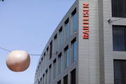 Der Hauptsitz von Raiffeisen Schweiz in St.Gallen. (Bild: Gaëtan Bally/Keystone (5. Juni 2018))