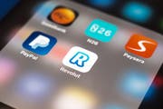Revolut ist eine Smartphone-Bank, die in der Schweiz bereits Kunden hat. N26 will dieses Jahr hierzulande Fuss fassen. (Bild: Alarmy)