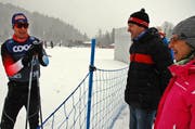 Kurzes Treffen vor dem Start mit den Eltern Cosima und Rolf Klee. (Bild: Urs Huwyler)