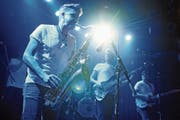 Voller Energie wie stets: Christian Käufeler am Saxofon. (Bild: Michael Hug)