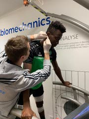 Die Spieler werden auf Herz und Nieren geprüft: Abwehrspieler Musah Nuhu. (Bild: pd)