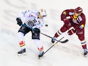 Henrik Haapala (links) steht dem HC Lugano vorderhand nicht zur Verfügung (Bild: KEYSTONE/VALENTIN FLAURAUD)