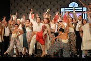 Die Operette «Ball im Savoy» zählt zu den kulturellen Höhepunkten 2019 in der Ostschweiz. Die Inszenierung besticht durch subtilen Humor, grossartige Musikalität und viele kreative Elemente. (Bilder: Franco Baumgartner)