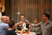 Der Verein Zentrum Wattwil blickt auf ein ereignisreiches Jahr zurück und stösst optimistisch auf 2019 an. (Bild: Ruben Schönenberger)