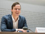 Nationalrat Bastien Girod (Grüne/ZH) wirbt vor den Medien für ein Ja zur Zersiedelungsinitiative. (Bild: KEYSTONE/ADRIEN PERRITAZ)