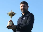 Padraig Harrington präsentiert sich bereits mit dem Ryder Cup - aber vorerst nur für die Fotografen (Bild: KEYSTONE/AP PA/ADAM DAVY)