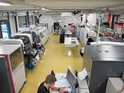 Leiterplatten-Bestückung bei der Goldacher Computechnic. (Bild: zVg)