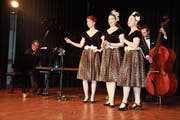 Die Sam-Singers in Aktion: Samuel Zünd, Catriona Bühler, Julia Schiwowa, Helen Iten, Fridolin Blumer (von links). (Bild: Peter Küpfer)