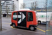 Das Pilotprojekt des selbstfahrenden Busses MyShuttle geht in die nächste Runde. (Bild: Christopher Gilb (Zug, 26. März 2018))