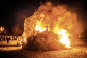 In Wittenbach will man nicht auf das Verbrennen der Christbäume verzichten. (Bild: Urs Bucher (15. Februar 2016))