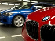 Der deutsche Autohersteller BMW hat 2018 etwas mehr Autos verkauft als im Vorjahr. (Bild: KEYSTONE/AP dapd/Lukas Barth)