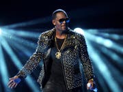 Die US-Justiz prüft Vorwürfe gegen R. Kelly (Archivbild). (Bild: KEYSTONE/AP Invision/FRANK MICELOTTA)