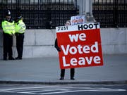 Eine Pro-Brexit-Demonstrantin demonstriert am 8. Januar 2019 in London. (Bild: KEYSTONE/AP/MATT DUNHAM)