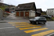 Im März bezieht die Gemeinde den neuen Werkhof (im Hintergrund). Das alte Gebäude an der Heidenerstrasse (vorne) wird abgebrochen. (Bild: Sandro Büchler)