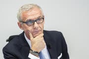 CS-Präsident Urs Rohner äussert sich an einer Medienkonferenz in Zürich zur Beschattungs-Affäre. Bild: Ennio Leanza/Keystone