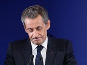 Auf den früheren französischen Präsidenten Nicolas Sarkozy kommen stürmische Zeiten zu: Er muss sich wegen illegaler Wahlkampffinanzierung vor Gericht verantworten. (Bild: KEYSTONE/AP EPA POOL/IAN LANGSDON)