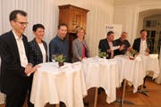 Diskutierten im Schloss Roggwil: Dominik Diezi (CVP), Marina Bruggmann (SP), Didi Feuerle (Grüne), Nationalrätin Verena Herzog (SVP), Moderator David Angst, Viktor Gschwend (FDP) und Nationalrat Hansjörg Brunner (FDP). (Bild: Christof Lampart)