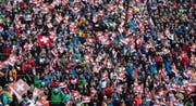 Das Zuschauerinteresse bei den Skirennen in Adelboden ist ungebrochen. Zehntausende Besucher verfolgen jährlich das Spektakel im Berner Oberland.Bild: Keystone (12. Januar 2019)