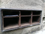 Die Briefkästen an der Zugerstrasse 91 - eine Abdeckung fehlt. (Bild: Christopher Gilb, Unterägeri, 26. September 2019)