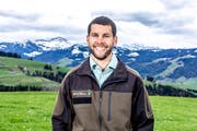 Remo Ziegler schloss die Ausbildung zum Förster Ende September erfolgreich ab. (Bild: PD)