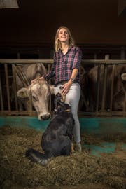 Hofhund Zottel ist der treue Begleiter von Irene Räss im Andwiler Weiler Hölzli. (Bild: Benjamin Manser)
