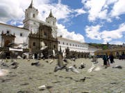Der Andenstaat Ecuador will aufgrund seiner Geldnot aus dem Opec-Kartell austreten und mehr, statt weniger Erdöl fördern. (Symbolbild Quito) (Bild: KEYSTONE/EPA EFE/GUILLERMO LEGARIA)