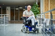 Peter Gubser kann unterdessen die Beine wieder übereinanderschlagen. (Bild: Colin Frei)