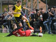 Pirmin Baumann (oben), hier gegen den Schattdorfer Samuel Wirth, will mit Altdorf aus der Krise finden. Bild: Urs Hanhart (Altdorf, 6. Oktober 2019)