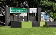 Die Hafenbühne stand meist leer auf der Hafenpromenade oder im Seepark rum. (Bild: Reto Martin, 29.6.2016)