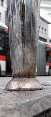 Die tragenden Pfeiler rosten. (Bild: Ralph Ribi)