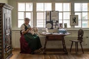 Regelmässig ist Verena Schiegg im Museum Appenzell und zeigt dort ihr Handwerk. (Bilder: Michel Canonica)
