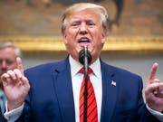 US-Präsident Donald Trump hat den Rückzug von US-Soldaten aus Syrien mit einem historischen Vergleich verteidigt. Er sagte, die im Kampf gegen die IS-Terrormiliz mit den USA verbündeten Kurden hätten im Zweiten Weltkrieg nicht die USA unterstützt. (Foto: Jim Lo Scalzo/EPA) (Bild: KEYSTONE/EPA/JIM LO SCALZO)