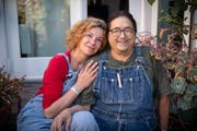 Die Schweizer Autorin Milena Moser und ihr Partner Victor-Mario Zaballa leben in den USA. Bild: David Butow