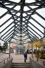 Die Glasdaächer an der Bushaltestelle St.Fiden.