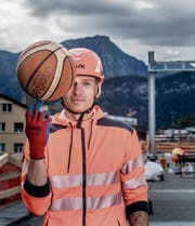 Handwerker und Basketballer: der Litauer Laurynas Samenas.Bild: Nadia Schärli (Horw, 10. Oktober 2019)