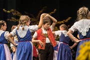 Auch an der offiziellen Eröffnung der Olma war die IG Volkskultur vertreten. Im Bild die Kindertanzgruppe Kreuzberg Gams/Grabs. (Bild: Michel Canonica - 10. Oktober 2019)